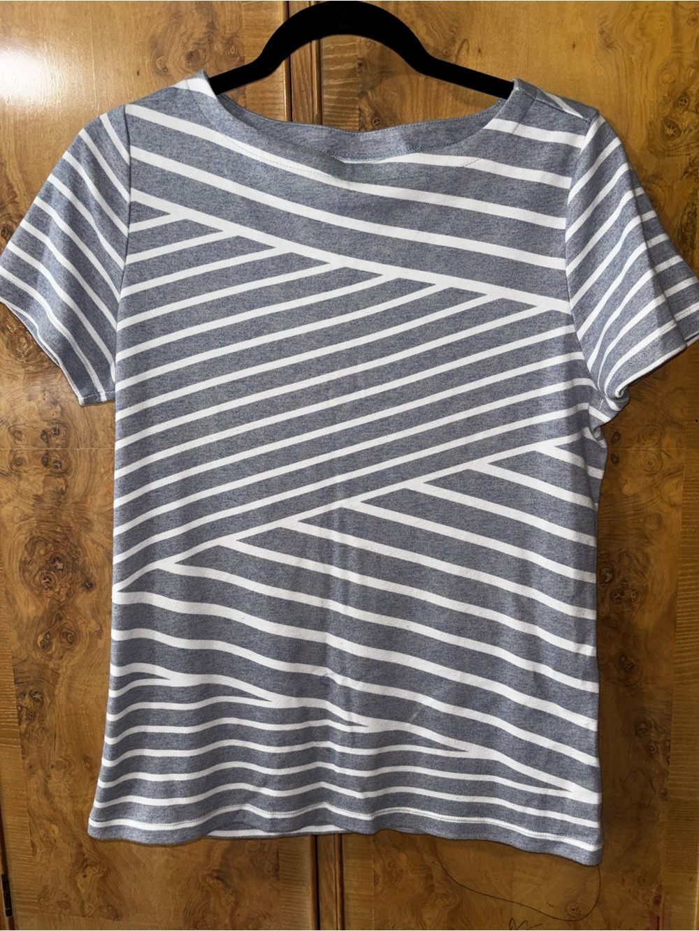 Women’s Gray & White Striped Short-Sleeve Top size Medium